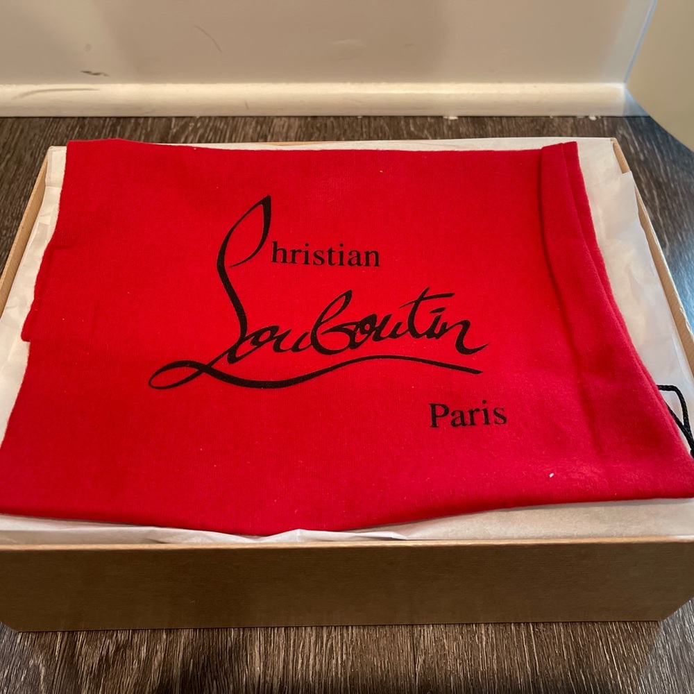 Christian Louboutin heels size 40 - Picture 4 of 4